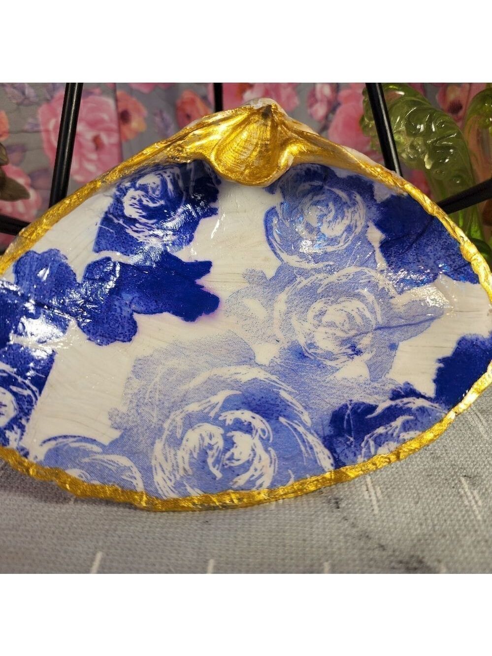 DECOUPAGE CLAM SHELL DECOUPAGE PURPLE FLOWERS ON A CLAM SHELL TRINKET DISH